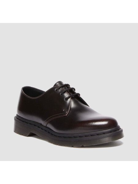 上品なコーデにピッタリの革靴です👞