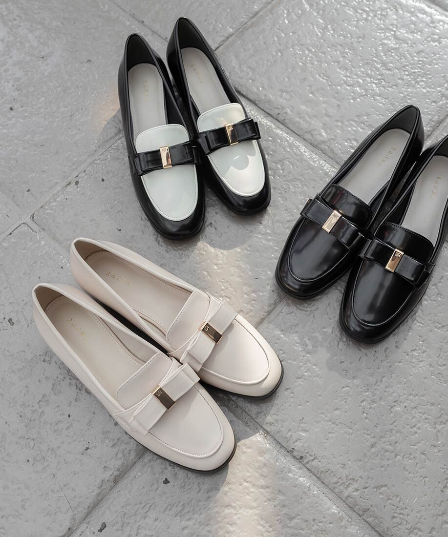 RANDA バックル付きホワイトローファー、リボン付き黒ローファーのセット 晴雨兼用 クラシックリボンローファー │RANDA │ ショップブログ