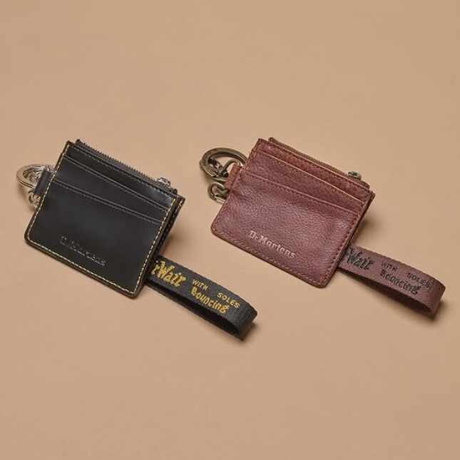 カジュアル【Dr.Martens】ブラックレザー カードホルダー 🃏新作カードホルダー🃏スタッフコーデ紹介☺︎ │ドクター
