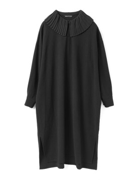 プリーツカラーワンピース