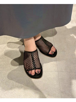 トリミングメッシュサンダル