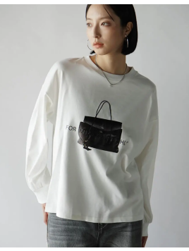 バッグロゴプリントロングスリーブTシャツ