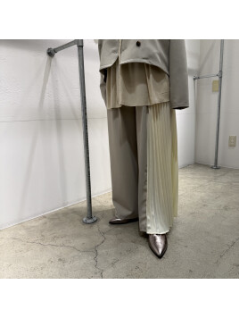 アシンメトリープリーツパンツ