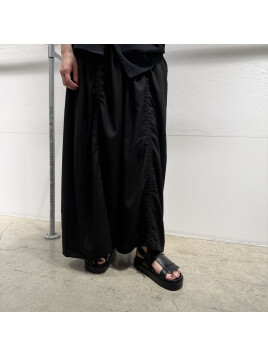 ドローストリングパンツ