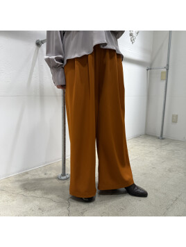 タックワイドパンツ
