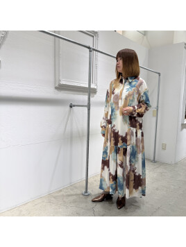 プリント切替ギャザーシャツワンピース