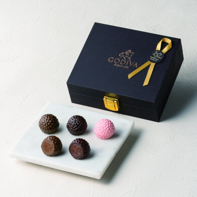 世界で活躍するスターシェフと創造する遊び心あるスイーツのコレクション