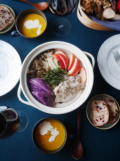 『土鍋　秋の食卓』