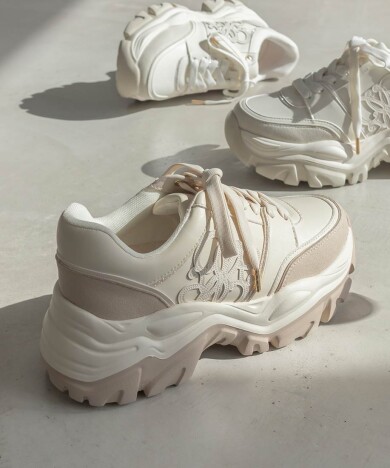 モノグラムカッティングデザインスニーカー