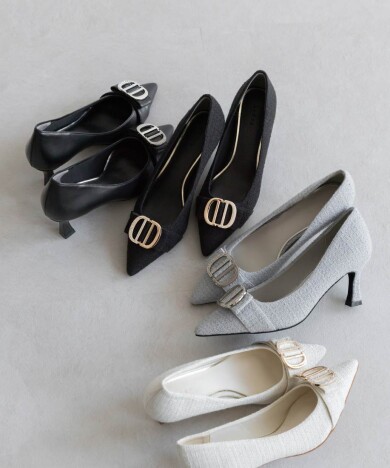 ビジューメタルパーツポインテッドトゥパンプス