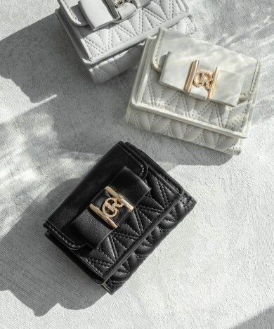 ビジューモノグラムリボン三つ折りウォレット