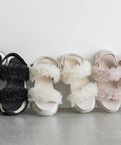 ボリュームチュールフリルスポーツサンダル