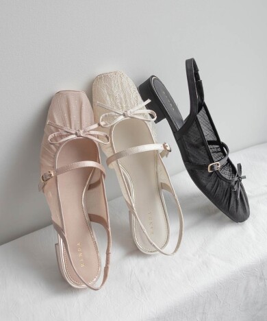 シアーギャザーバックストラップパンプス