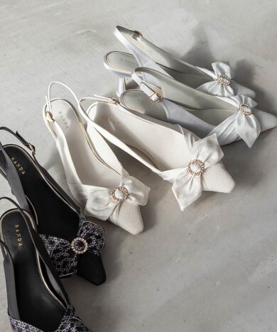 モノグラムスカーフバックストラップパンプス