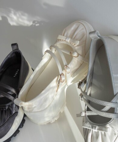 ボリュームソールクロスベルトスニーカー