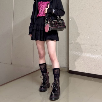 ちょうど良いサイズのハンドルバッグから新作登場！🖤🩷