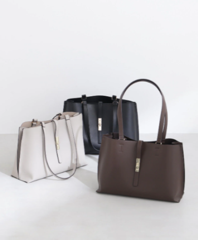 『エブリデイラージトートバッグ』好評発売中！！