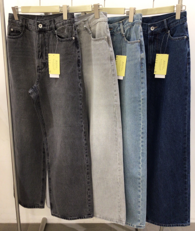 【ワイドストレートデニム】好評発売中！！
