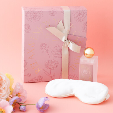 忙しい毎日を送るお母さんへ、お家でほっと⼀息つける“自分を癒す時間”を届けるピローミスト＆アイマスク