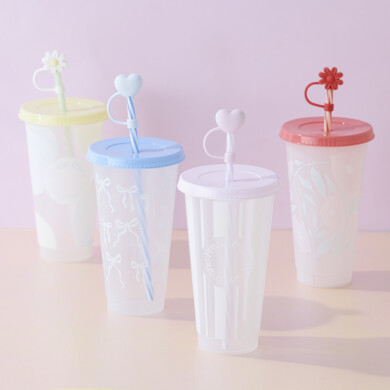 冷たい飲み物を入れると色が変わる!😳 毎年人気のカラーチェンジタンブラーが今年も登場🥤🫧