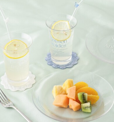 \夏のおうちカフェにぴったり🍋/ クリアなガラスを使用した、涼しげなタンブラーとプレートです✨