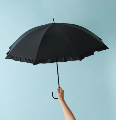 \そろそろ気になるUV対策に🌤/ 遮光率・UVカット率100%の生地を使用した、晴雨兼用の傘をご紹介します🤍