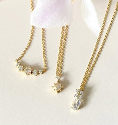 ムーンストーンネックレス