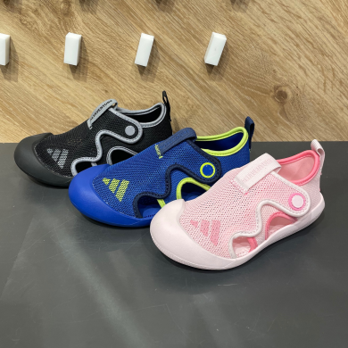 ☆ADIDAS　キッズサンダル☆