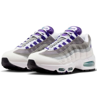 人気モデル「エアマックス95」から新作の登場です✨️🎉