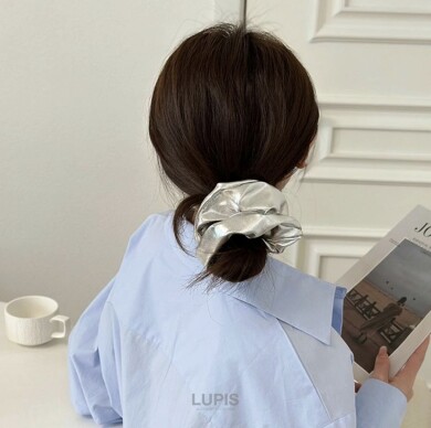 ヘアアレンジのアクセントに♪メタリックシュシュ🩶