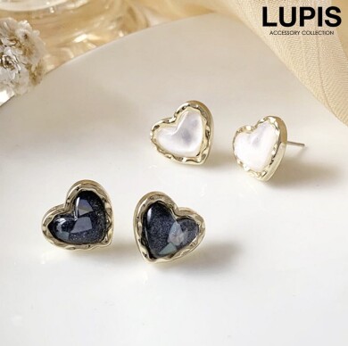 コーデのアクセントに♪ドロップハートピアス・イヤリング💗