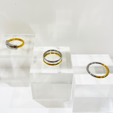 ＼1つでお洒落に決まる！／ バイカラーリング💍🤍