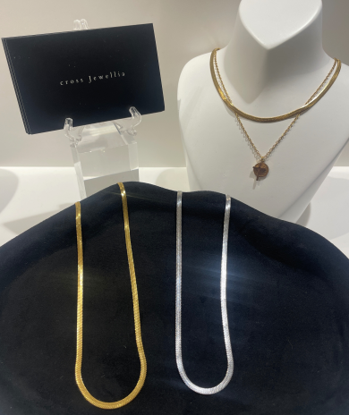 Flat snake chain necklace