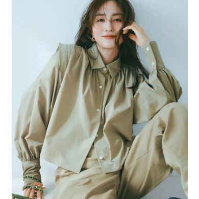 堀田茜 × SHIPS スペシャルコラボアイテムが登場！