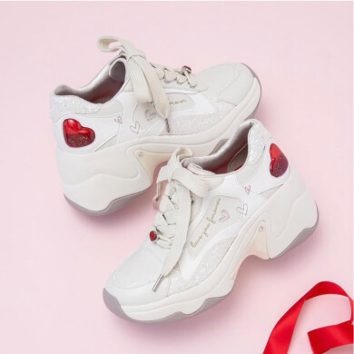 +diana 【バレンタイン限定 スニーカー】登場♡