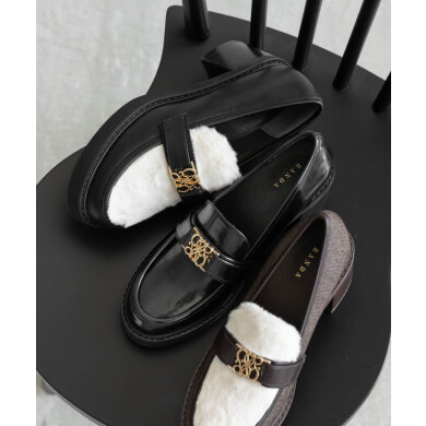 モノグラムベルトボリュームローファー