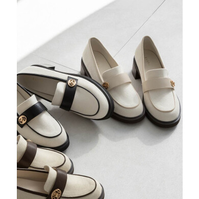 モノグラムパーツボリュームローファー