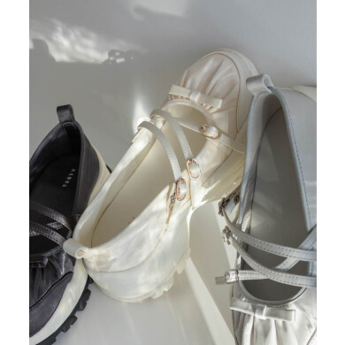 ボリュームソールクロスベルトスニーカー