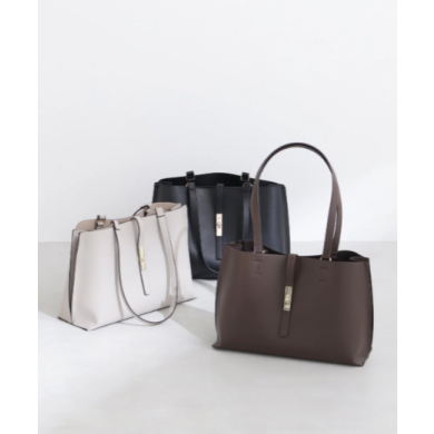 『エブリデイラージトートバッグ』好評発売中!!