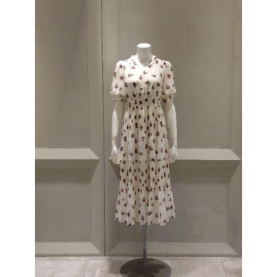 『ぼかしフラワープリントワンピース』好評発売中！！