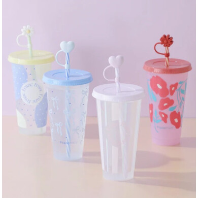 冷たい飲み物を入れると色が変わる！😳 毎年人気のカラーチェンジタンブラーが今年も登場🥤🫧 　