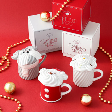 煌めくカラーやホリデーモチーフで彩るクリスマス限定アイテムです🐶🍦