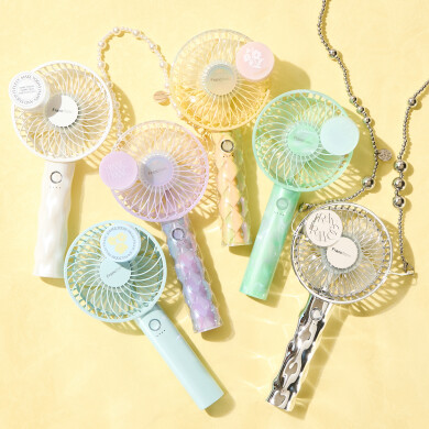 ＼爽やかな香りでリフレッシュ🌿／ ハンディファンに取り付けて楽しめる、香り付きクリップが登場🫧