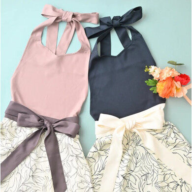 お洋服のように楽しめるエプロン 🎀🌹