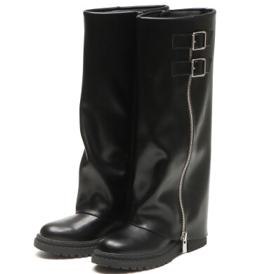 今季注目❗️カバーブーツのご紹介です👢✨