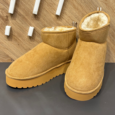 トレンドと快適さを兼ね備えたふわふわで可愛いミニブーツのご紹介です