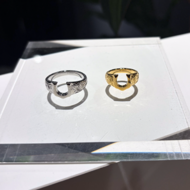 Hawaiian plumeria horseshoe ring