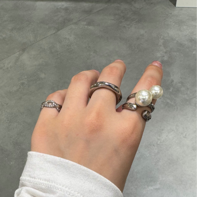 手元にほんの少しの品を