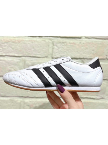 👟ADIDASスニーカー👟
