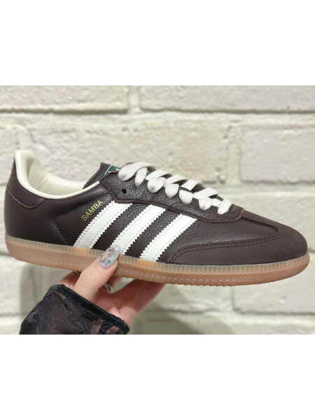 👟ADIDASスニーカー👟